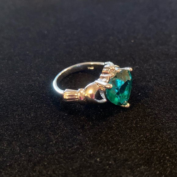Genuine Green Topaz Claddagh Ring - Picture 5 of 6